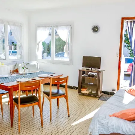 Hébergement de vacances Holiday Campet.2 *