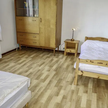 Hébergement de vacances Holiday Campet.2 *